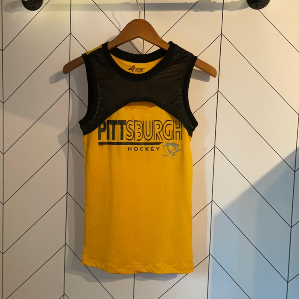 Pittsburg Penguins Hockey logo shirt